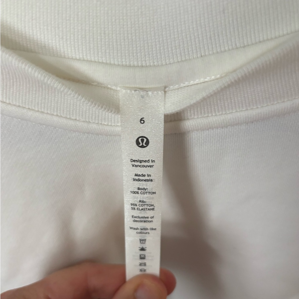 Lululemon White Crewneck Tee - Size 6
